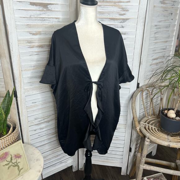 VICTORIA'S SECRET Women's Satin Robe Pajama Top Black NWT One Size Ruffle Sexy - Picture 3 of 12